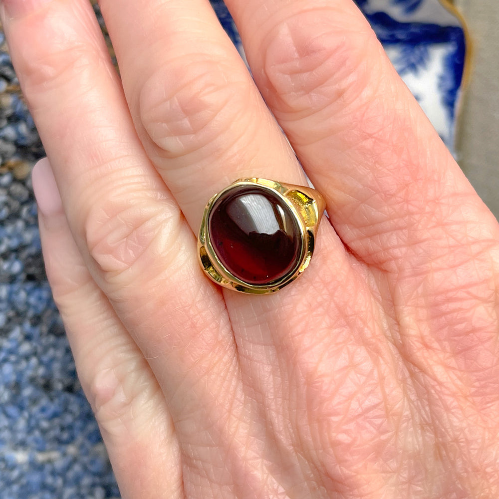 Victorian 18K Gold & Cabochon Garnet Ring, Sheffield 1882