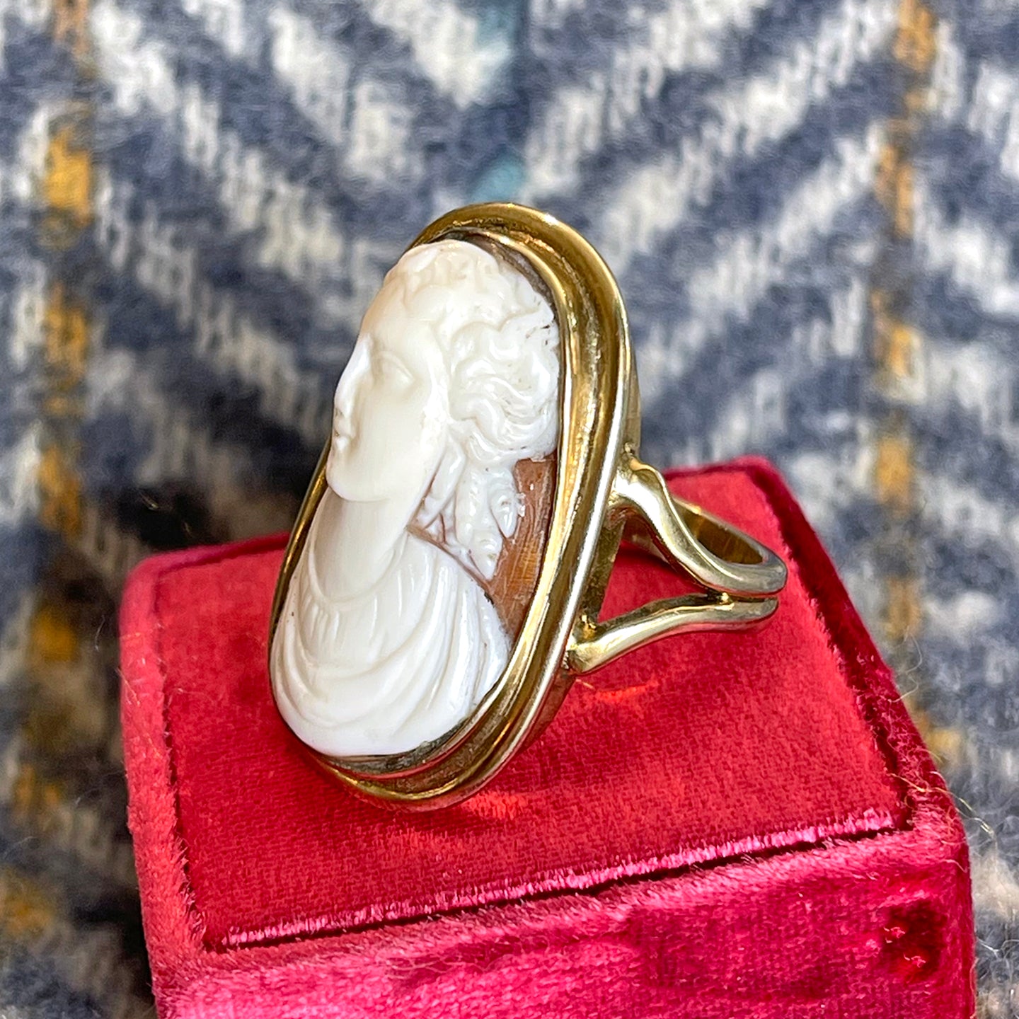 Antique Lovely Lady Cameo Ring Silver Gilt Frame