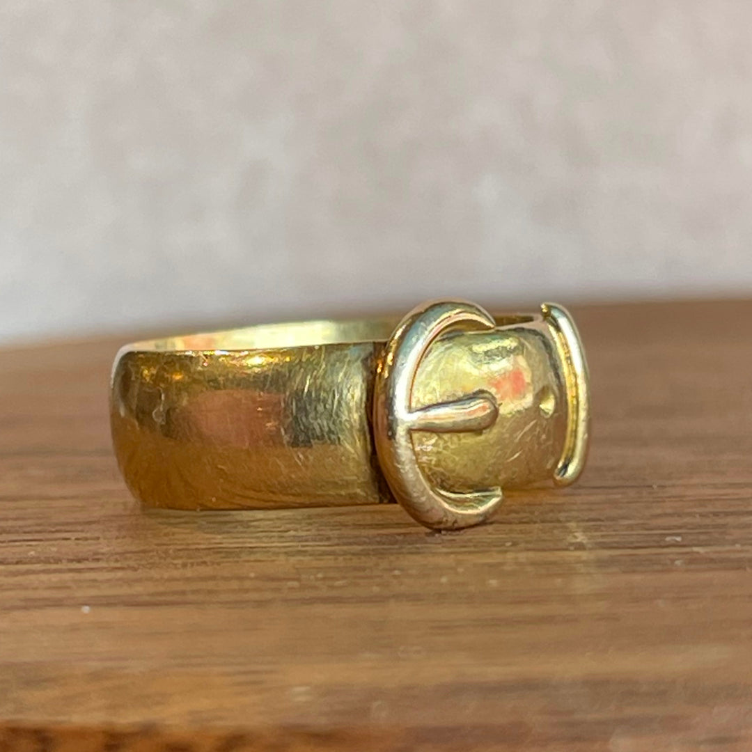 Antique Victorian 15k Gold Buckle Ring Band