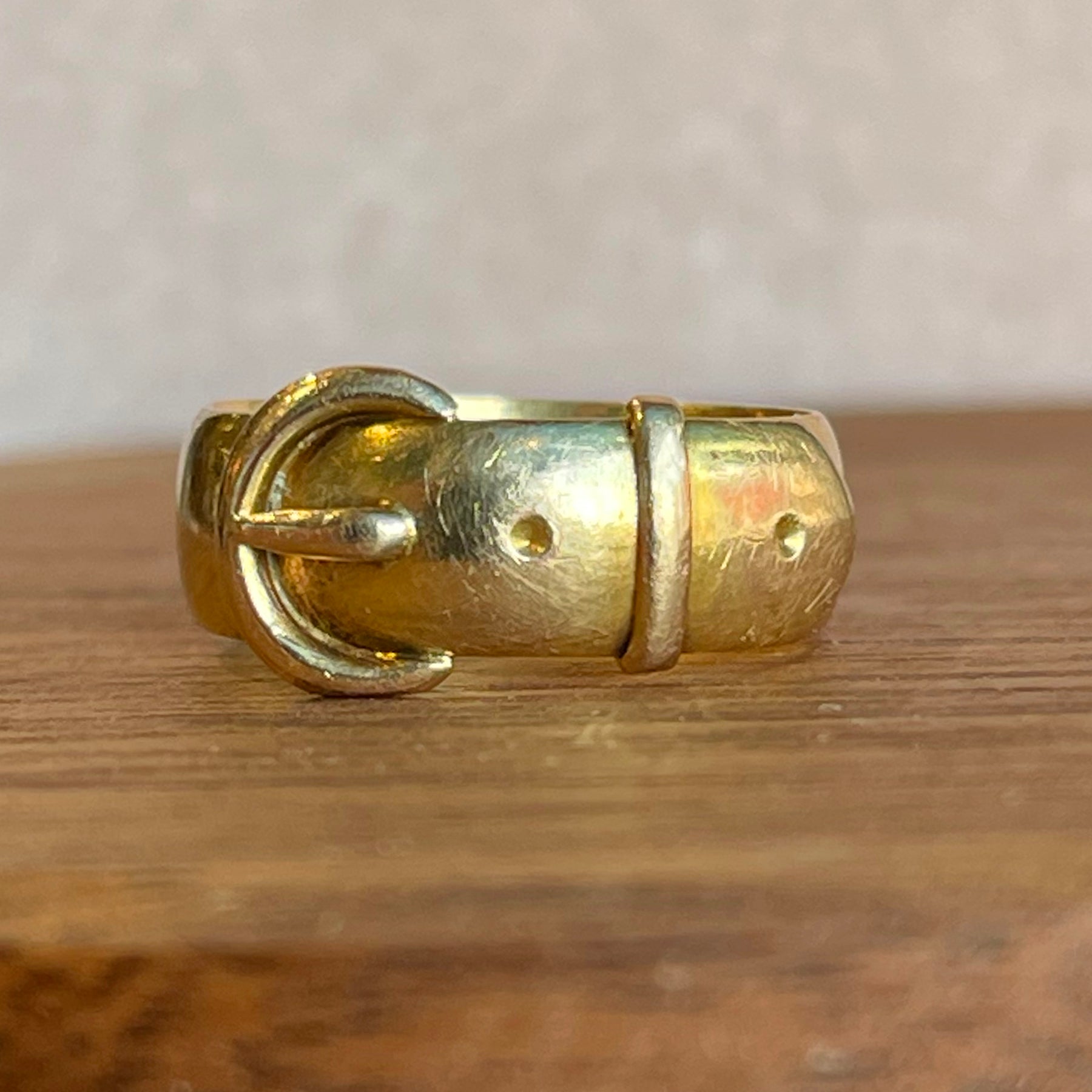 Antique Victorian 15k Gold Buckle Ring Band