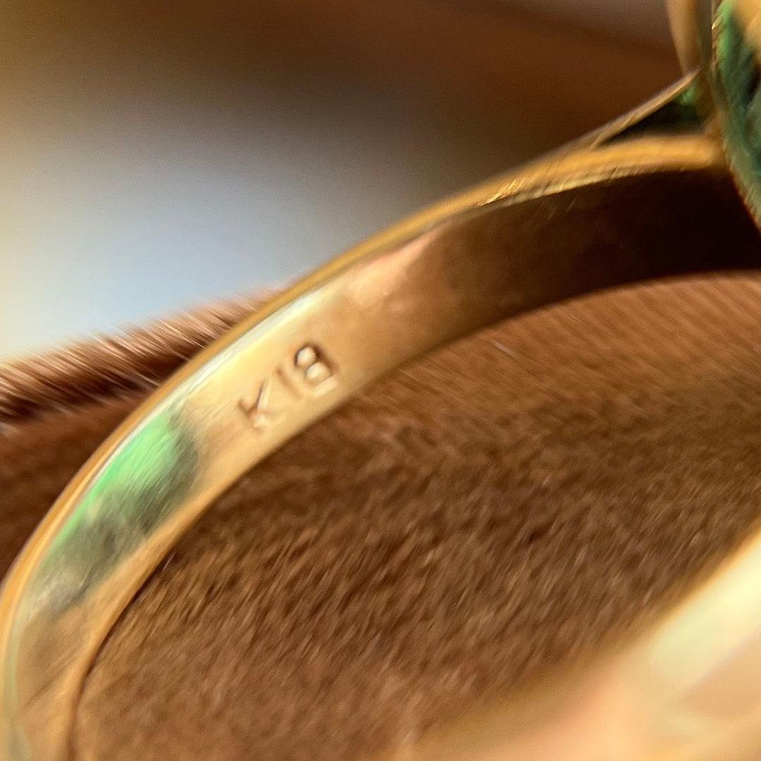 Antique Japanese Ring with Lovely Green Chalcedony Stone in 18k Gold