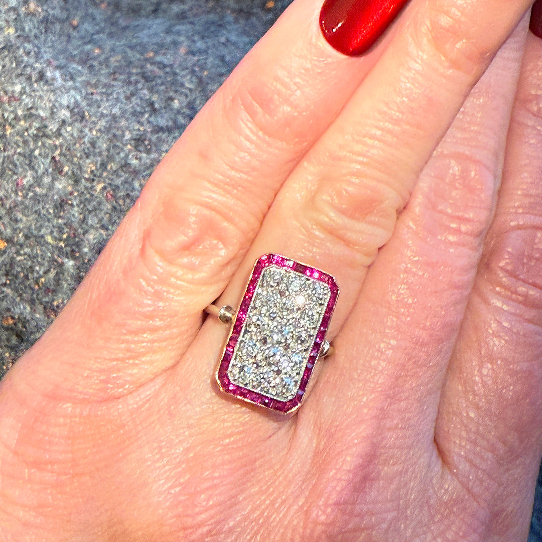 Antique Belle Époque Ruby and Diamond Ring in Gold and Platinum