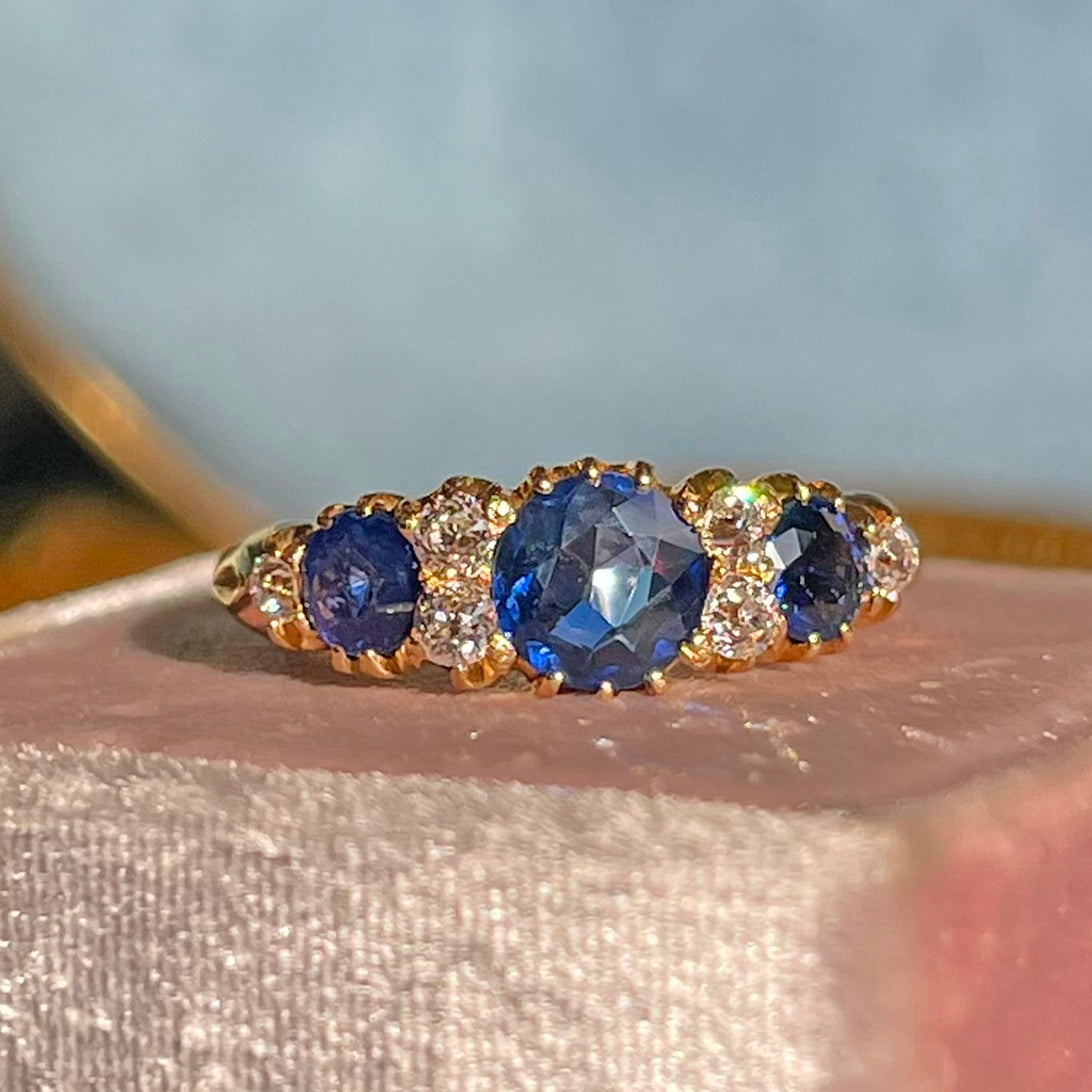 Antique Victorian Sapphire and Diamond Ring in 18k Gold