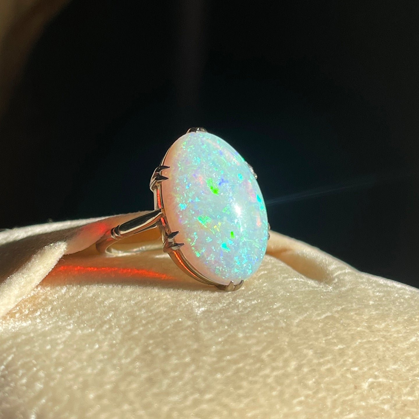 Vintage Art Deco Cabochon Opal Ring 18k White Gold