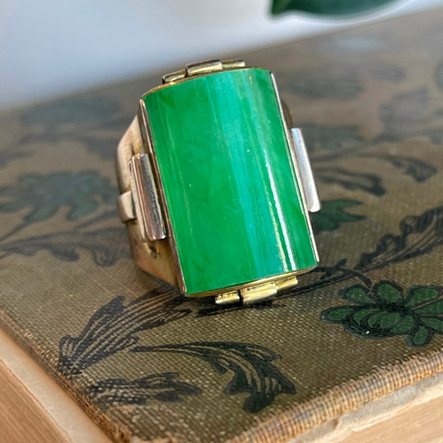 Retro Unisex Jade Gold Ring 18k 1950s