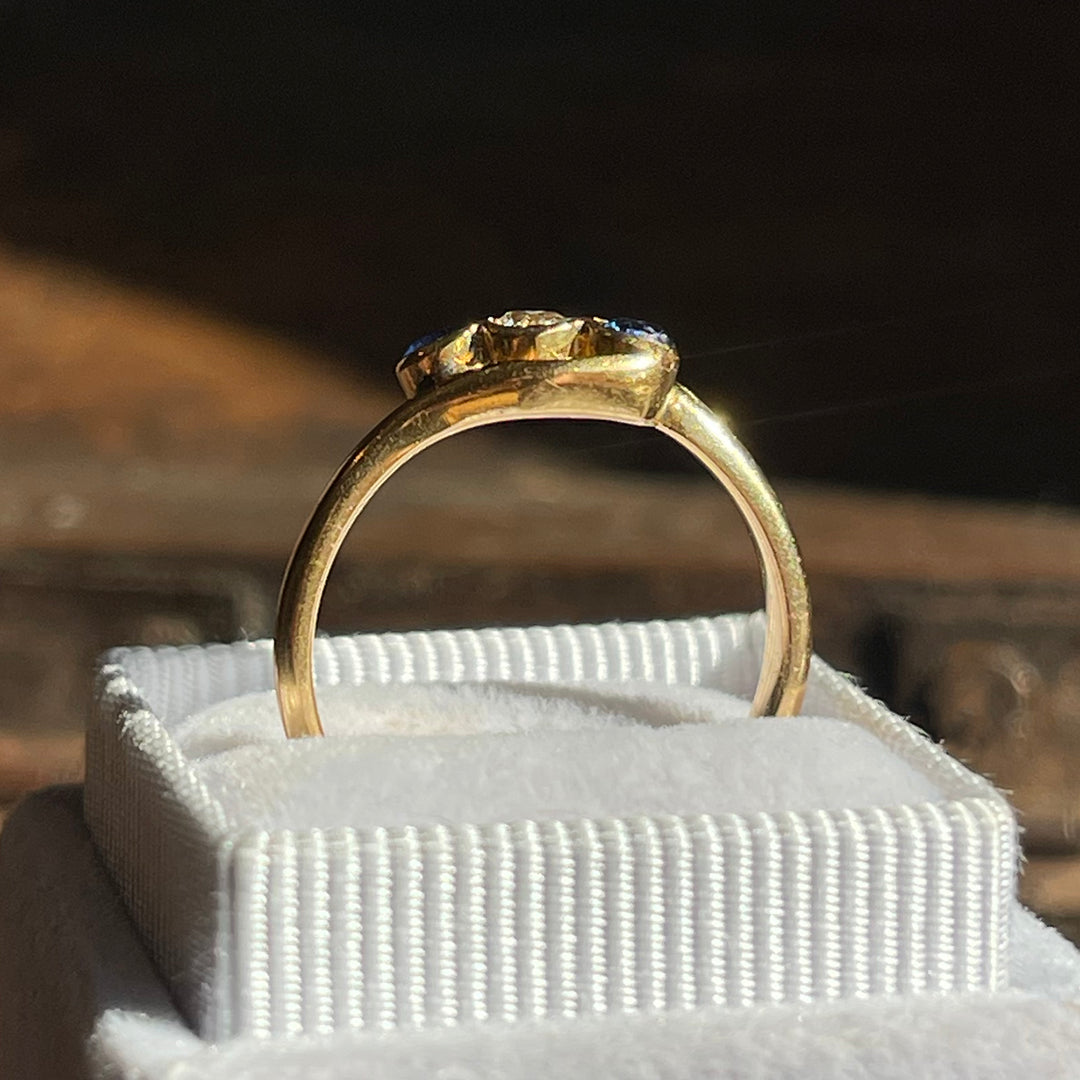 Edwardian Bypass Ring with Sapphire and Diamond in 18k Gold, Birmingham 1917