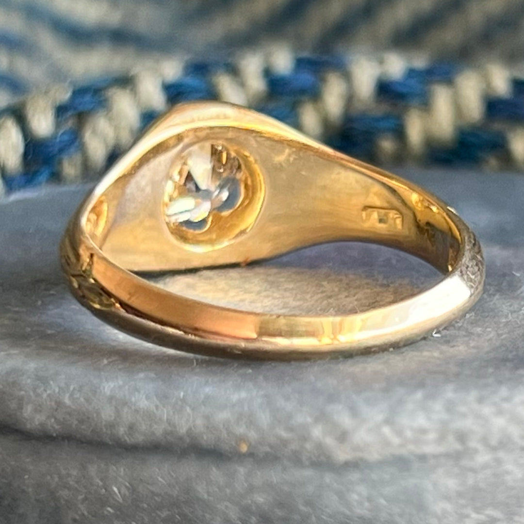 Edwardian 18 Karat Gold Old European Cut Diamond Ring, Buttercup Belcher Setting, London 1907