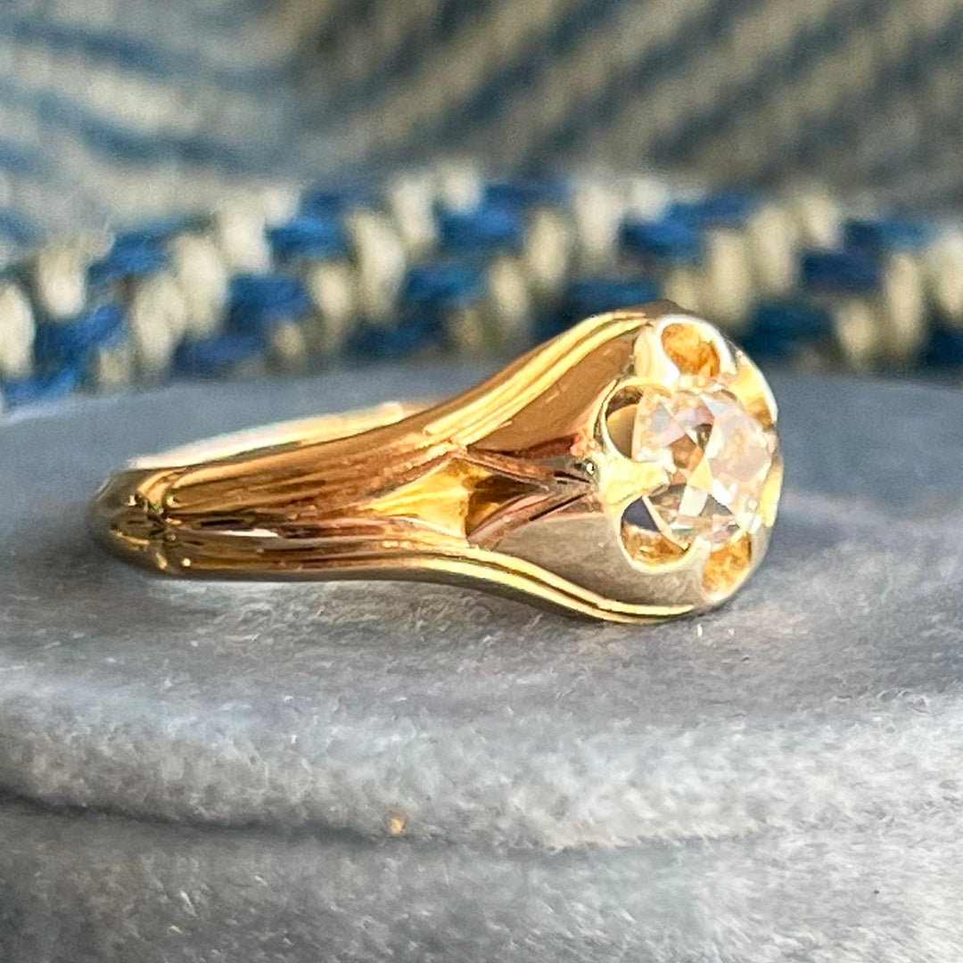 Edwardian 18 Karat Gold Old European Cut Diamond Ring, Buttercup Belcher Setting, London 1907