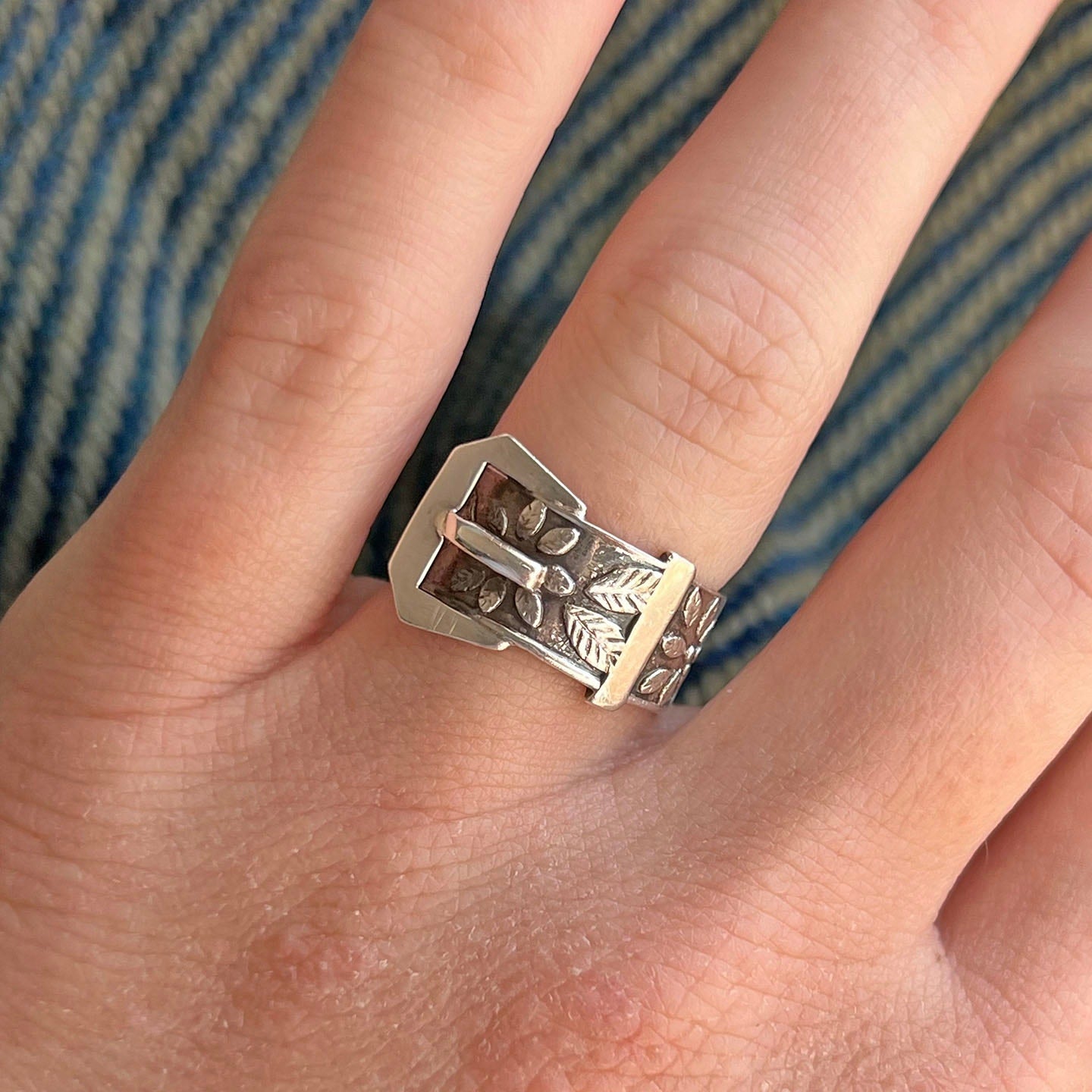 Silver Engraved Buckle Ring Birmingham 1976 Vintage Floral Buckle Ring