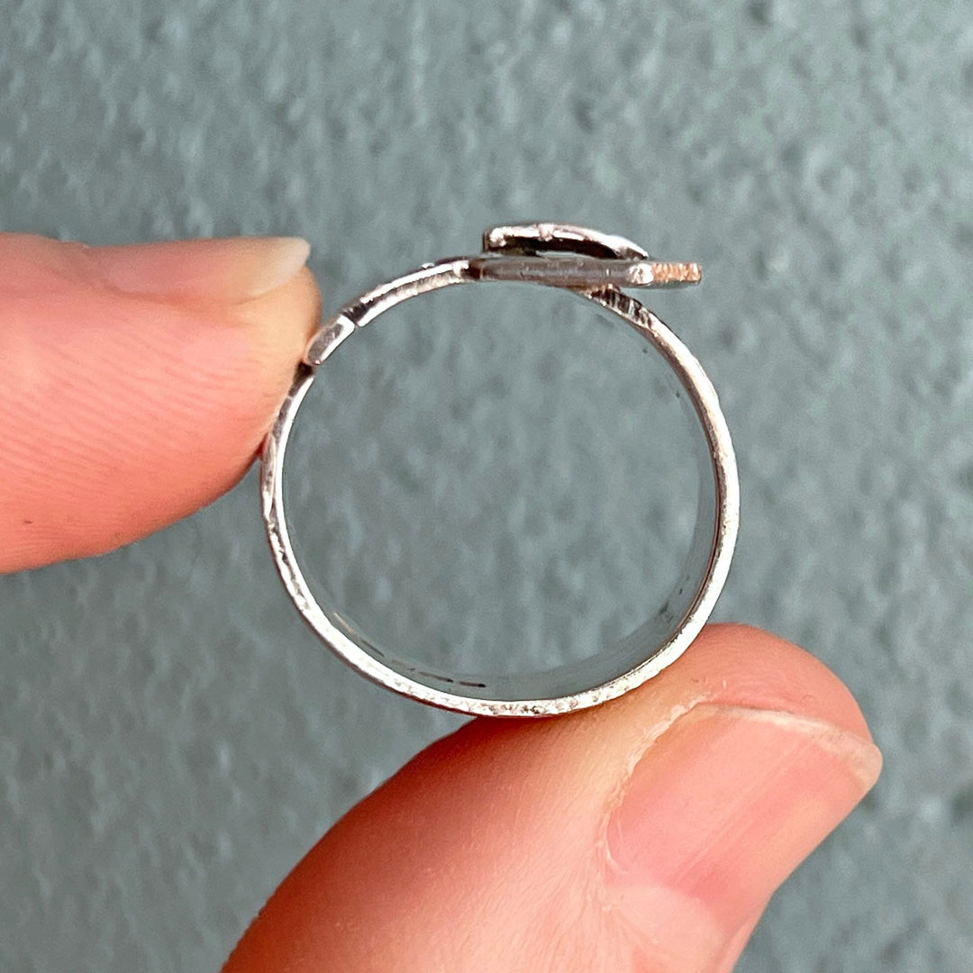 Side view vintage silver band buckle design