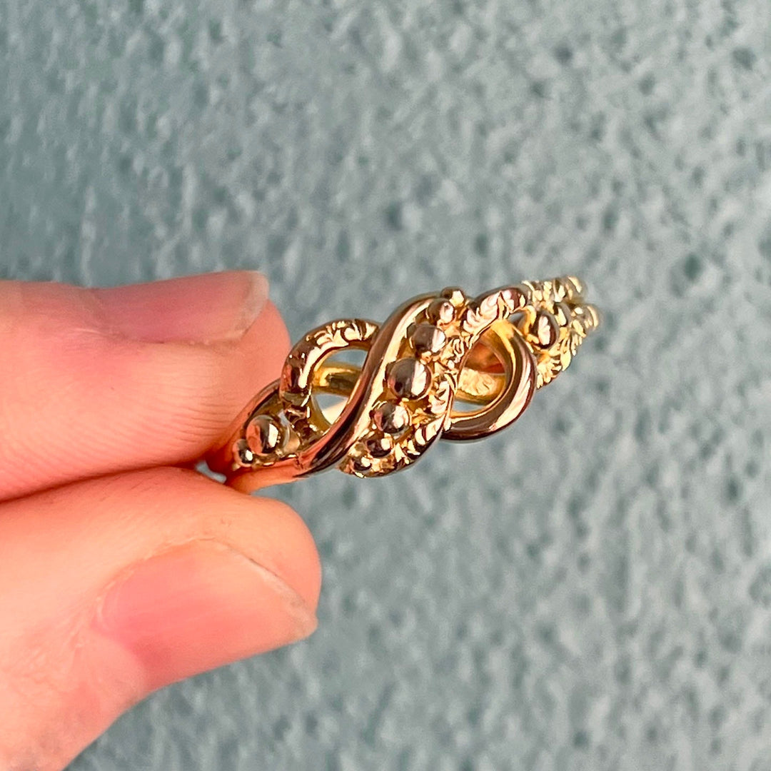 Victorian gold ring romantic knot motif