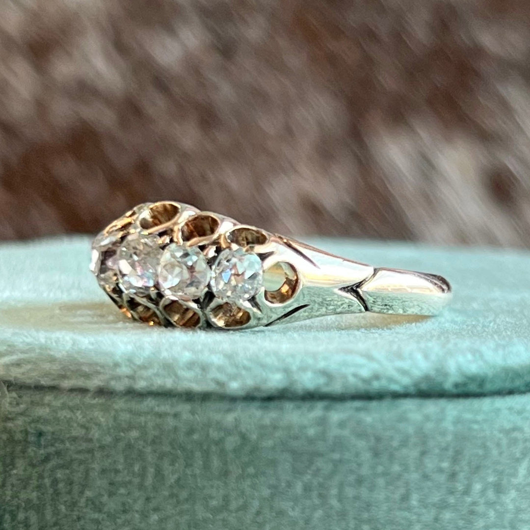 Victorian Cushion Cut Diamond Ring 18k Gold, c. 1890