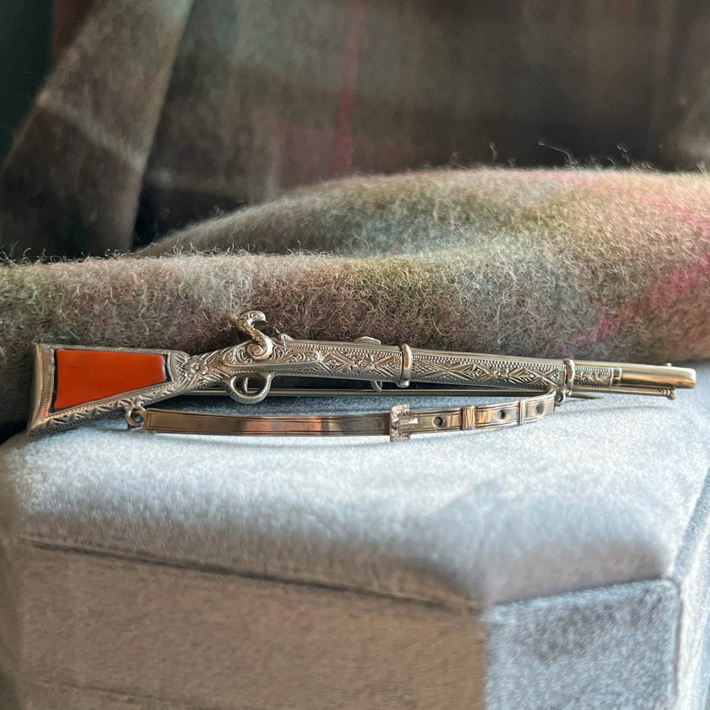 Victorian Scottish Agate Rifle Brooch, c. 1880
