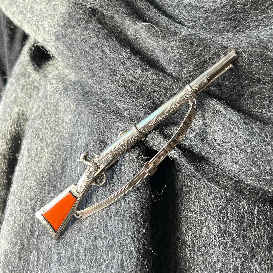 Victorian Scottish Agate Rifle Brooch, c. 1880
