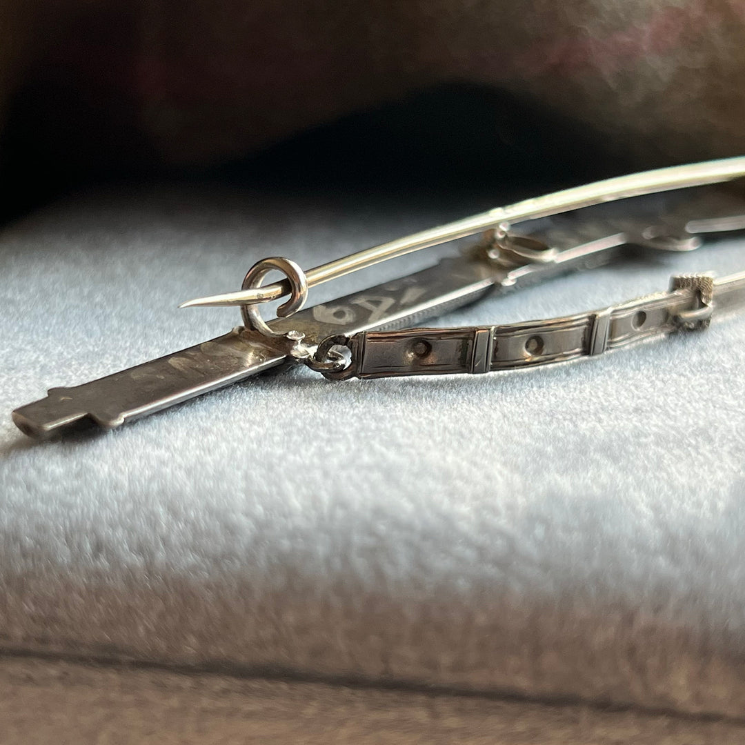 Victorian Scottish Agate Rifle Brooch, c. 1880