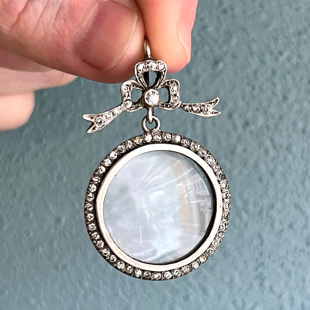 Victorian bow motif locket