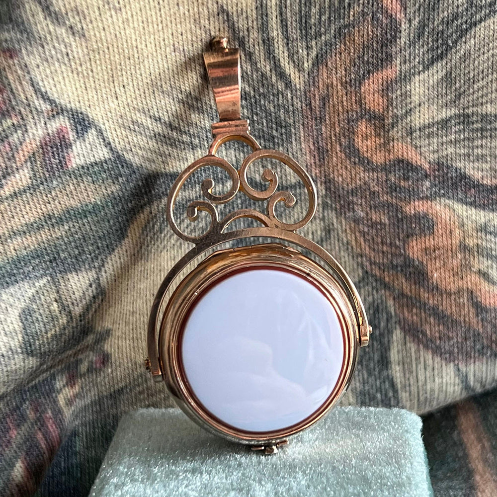 Victorian Spinner Fob Locket Pendant Sardonyx 10k Gold with Portraits