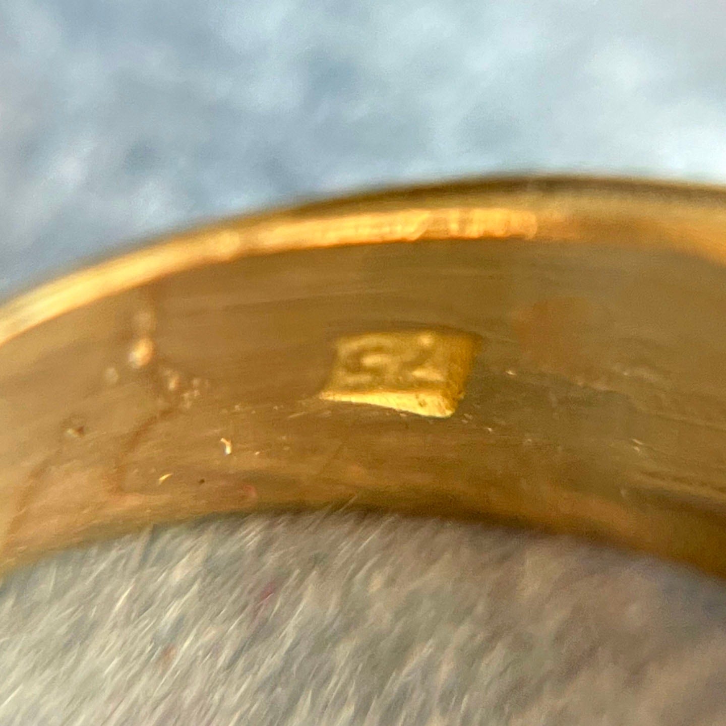Vintage_18k_Gold_Large_Rectang