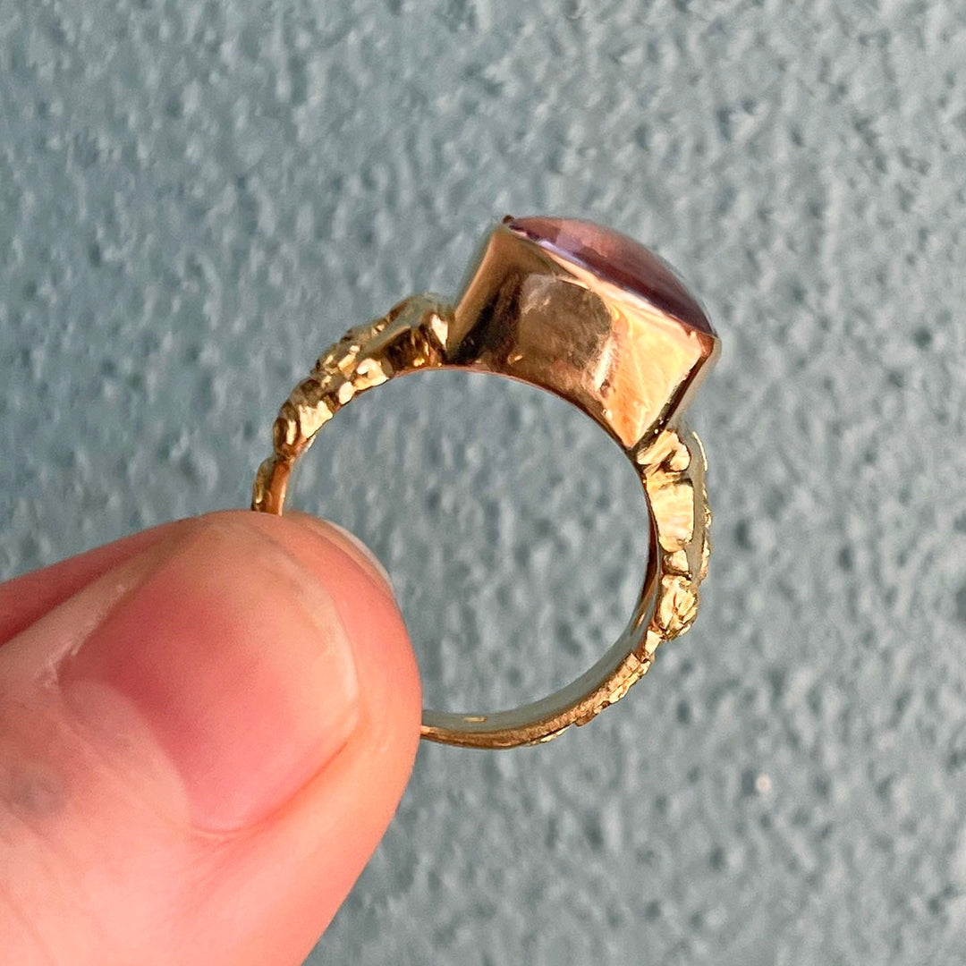 Side profile of vintage gold amethyst ring