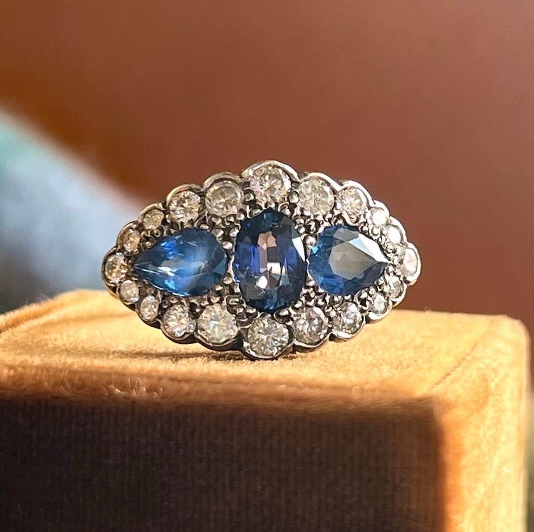 Vintage 18k Gold Sapphire and Diamond Ring