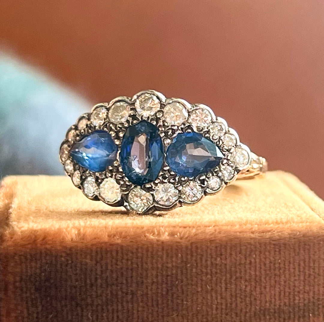 Vintage 18k Gold Sapphire and Diamond Ring