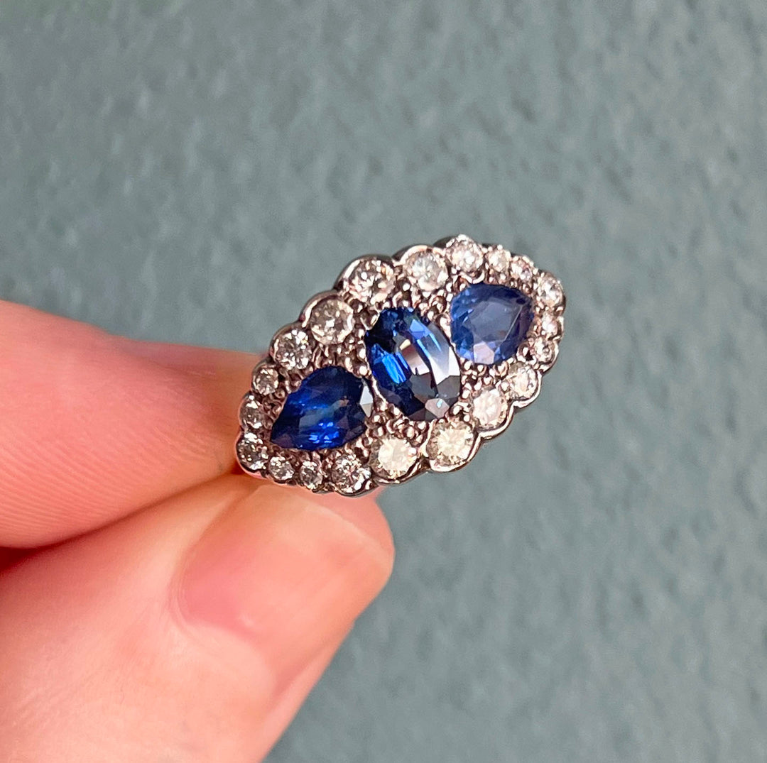 Vintage 18k Gold Sapphire and Diamond Ring