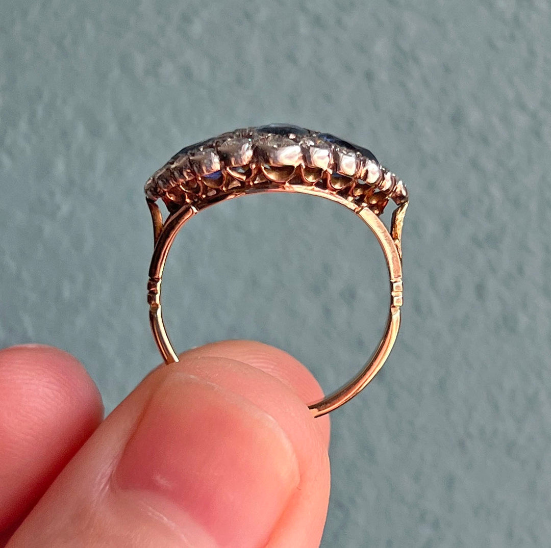 Vintage 18k Gold Sapphire and Diamond Ring