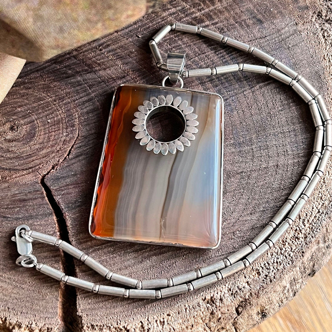 Elegant vintage silver gemstone necklace