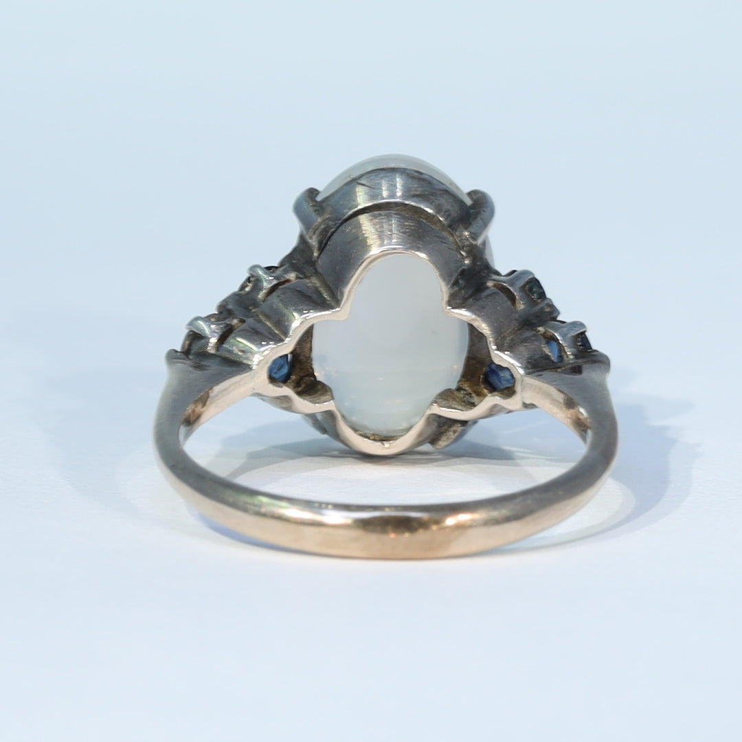 Moonstone sapphire ring in 9 karat gold