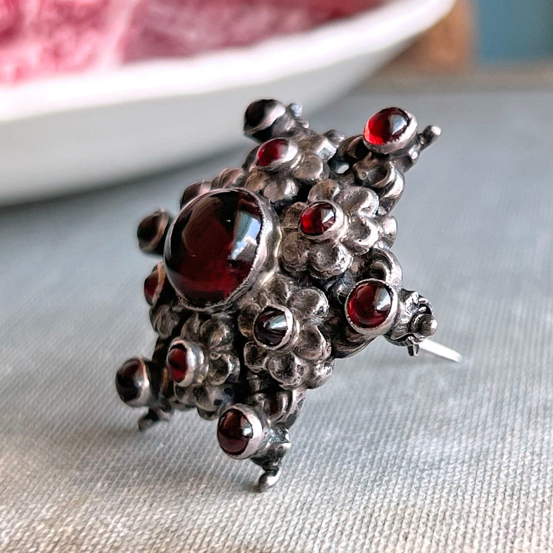 Vintage Brooch Silver Garnet Floral Star c.1930s