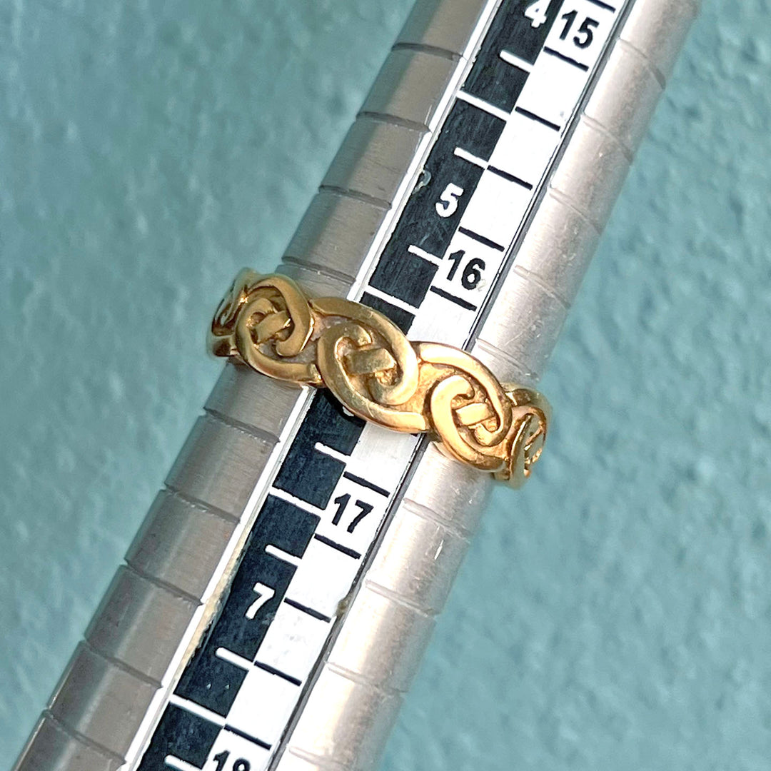 Vintage Celtic Knot Band Ring 18 Karat Gold