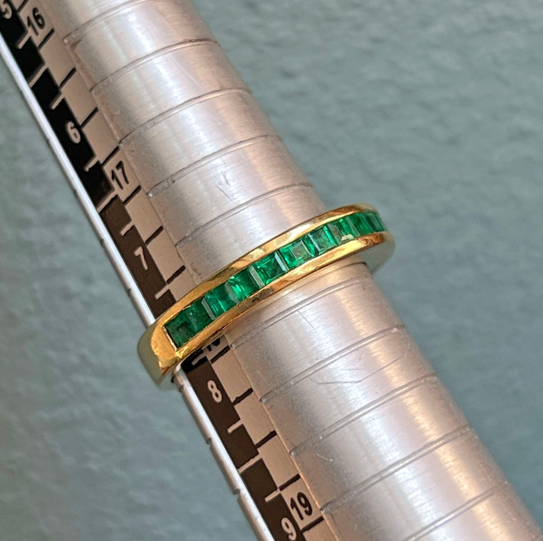 Vintage Emerald 18k Gold Band Ring, c.1950