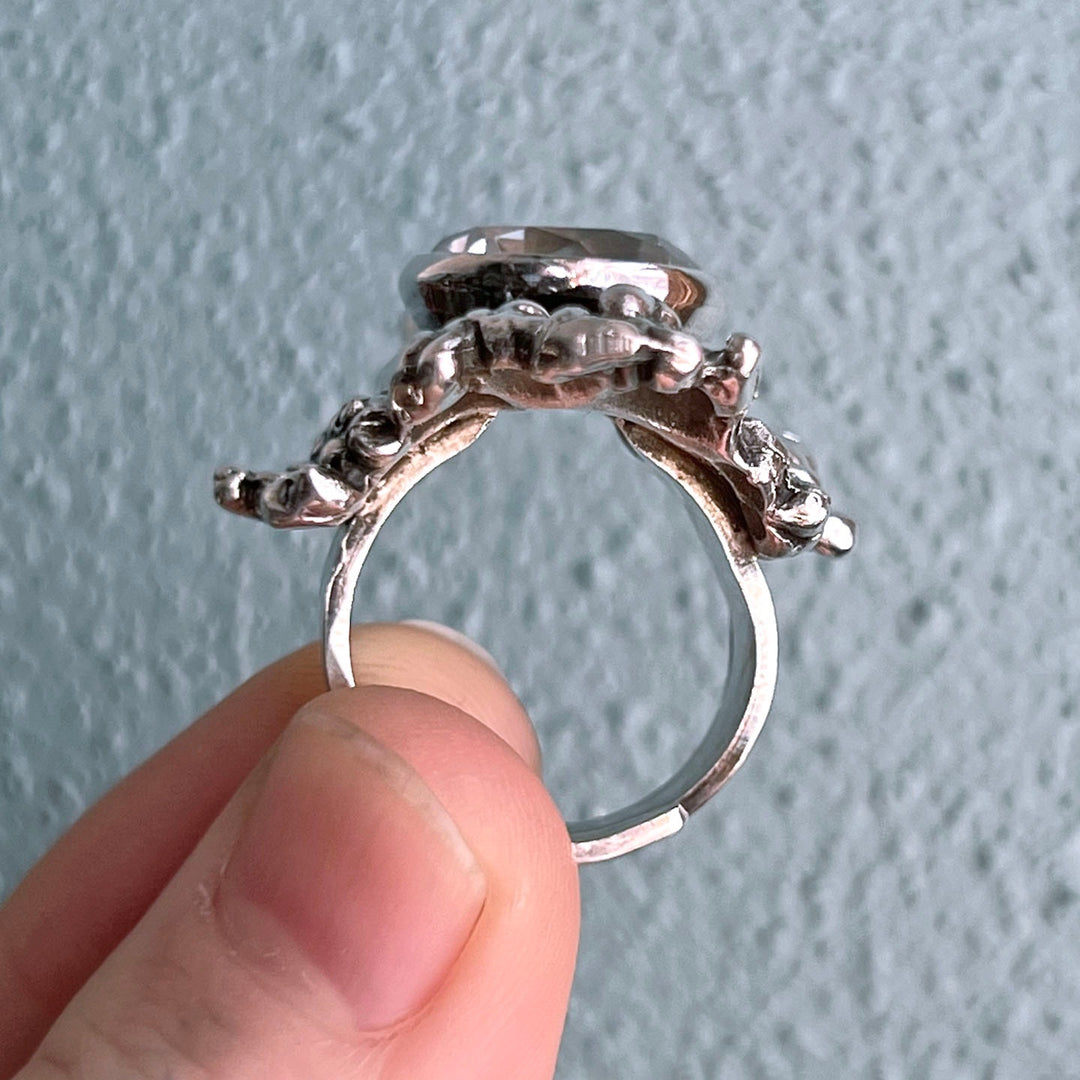 Side profile of Finnish modernist silver ring