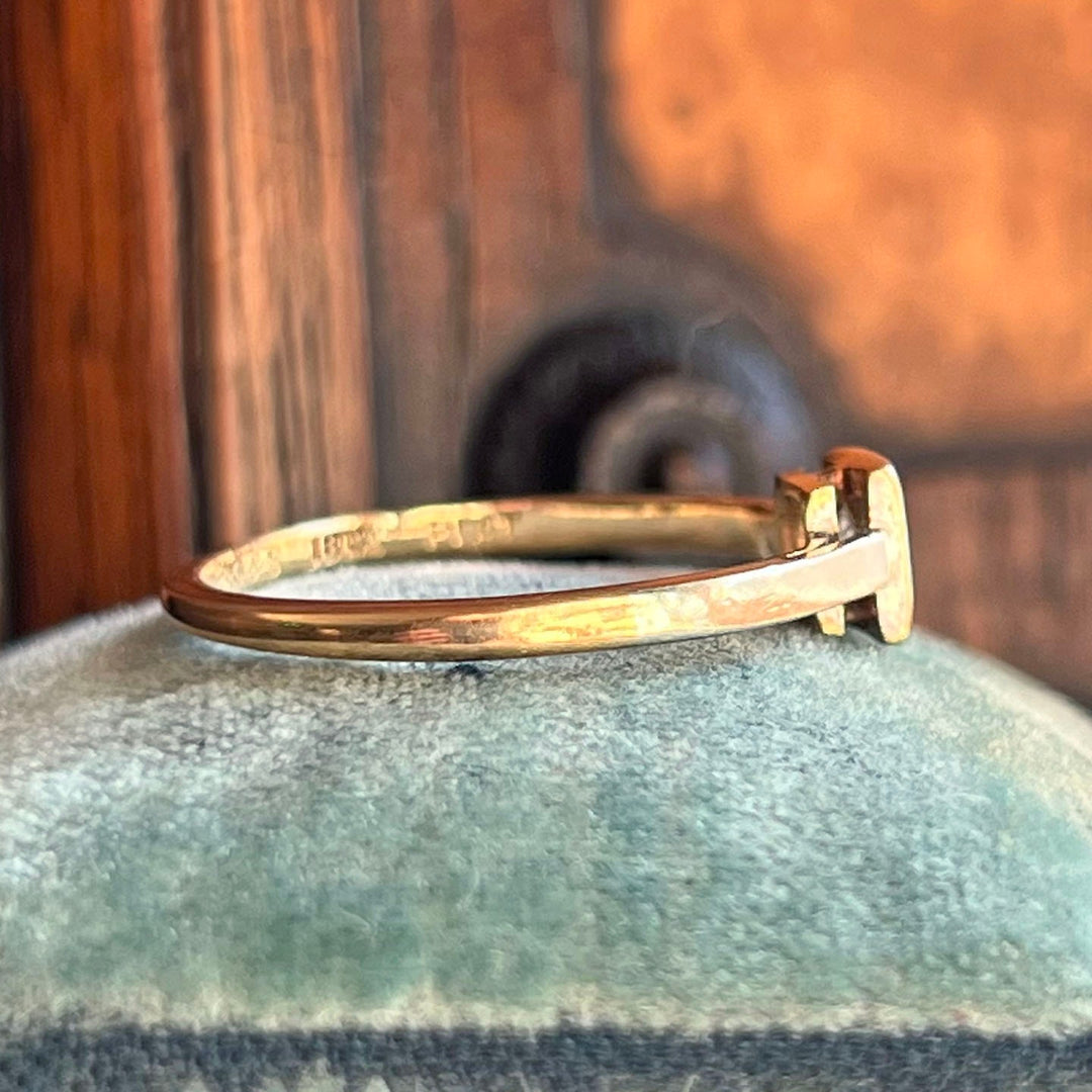 Refined vintage diamond ring classic style