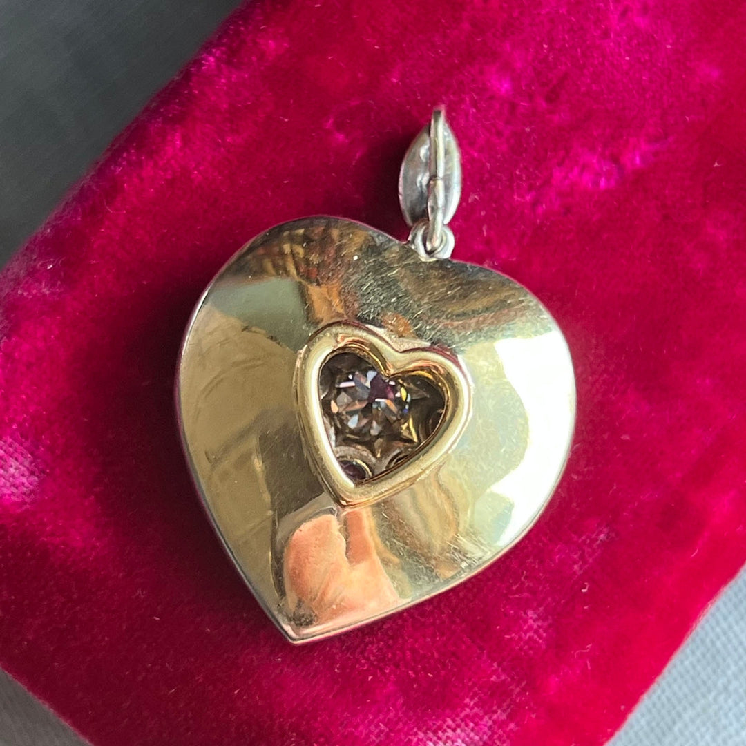 Elegant vintage gold heart pendant