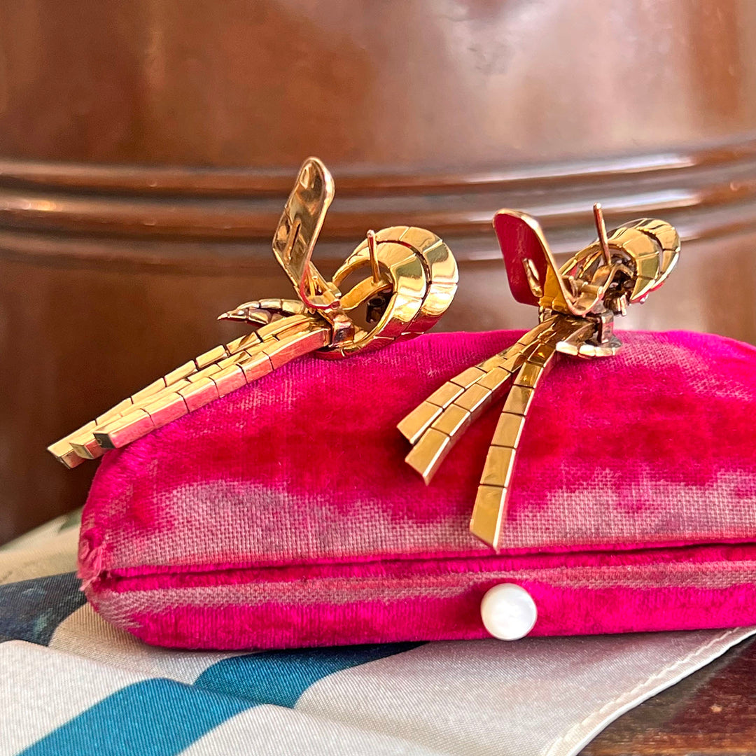 Vintage Retro Gold Earrings Diamond Ribbon, c. 1940