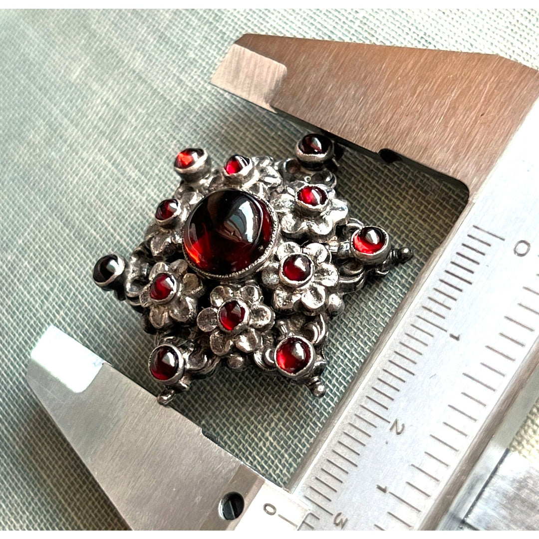 Vintage Brooch Silver Garnet Floral Star c.1930s