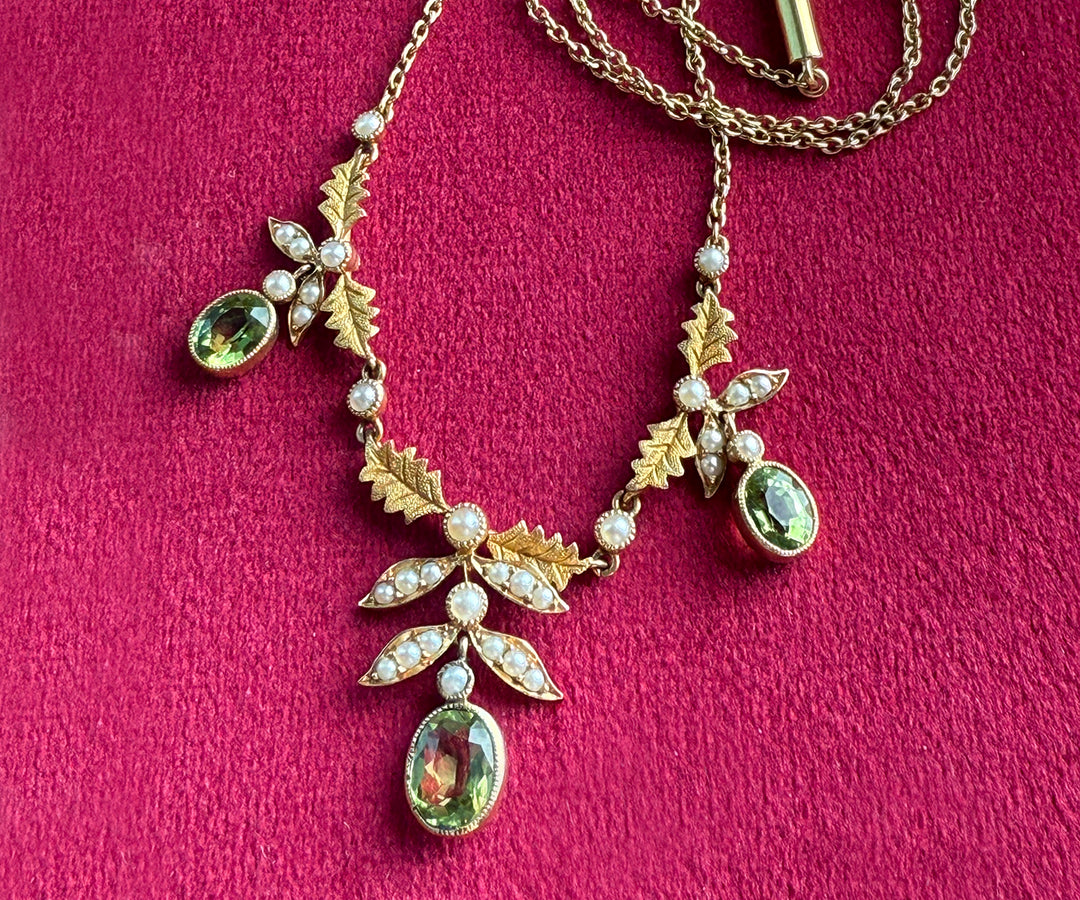 Edwardian Peridot and Pearl Gold Necklace with Leaf Motif