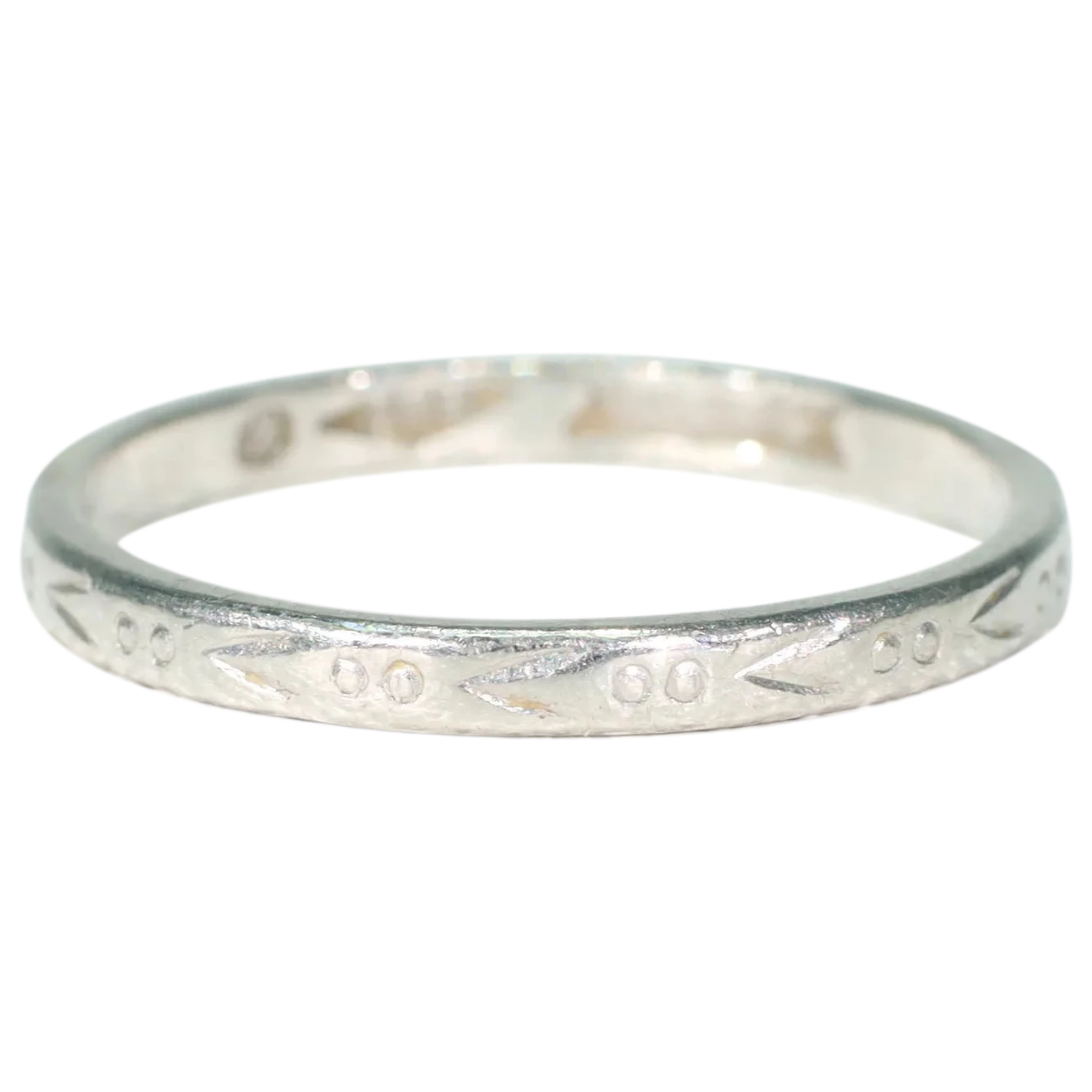 Art deco online platinum wedding band