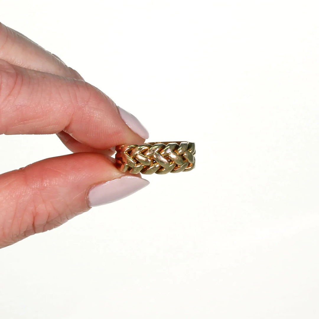 Edwardian Love Knot Gold Band Hallmarked 1908