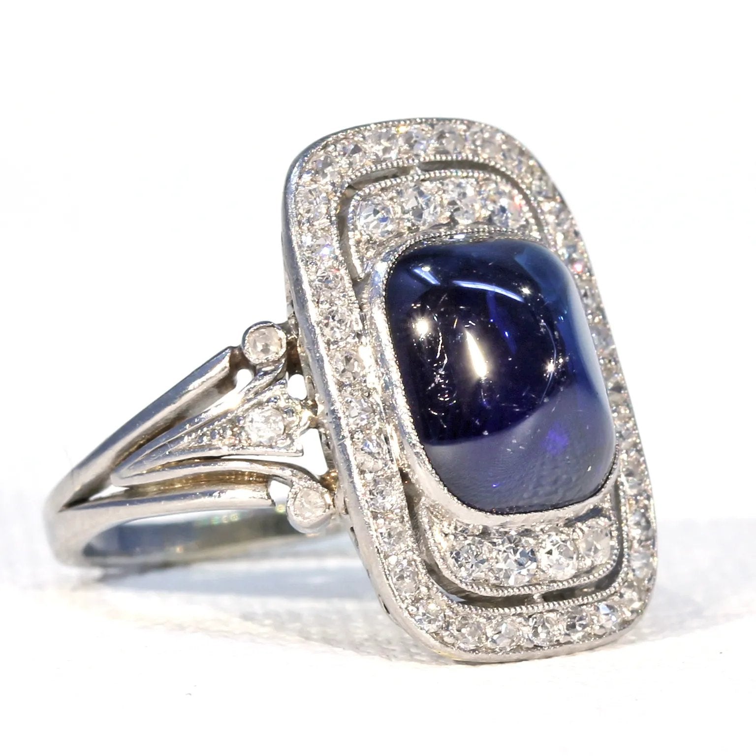 Fantastic Art Deco Sapphire Diamond Ring in Platinum