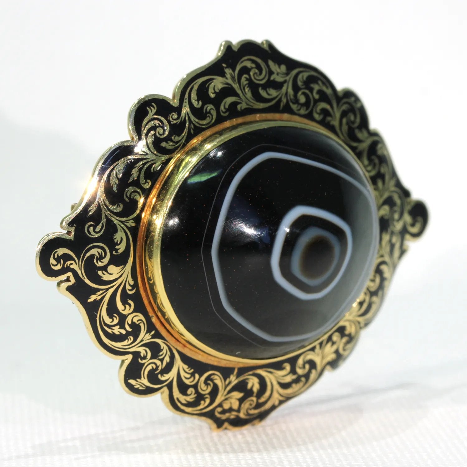 Large Victorian Memorial Brooch Pin Banded Agate Black Enamel 15k Gold