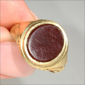 Fantastic Antique Signet Ring, Carnelian in 18k Gold c. 1900
