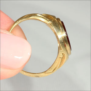 Fantastic Antique Signet Ring, Carnelian in 18k Gold c. 1900