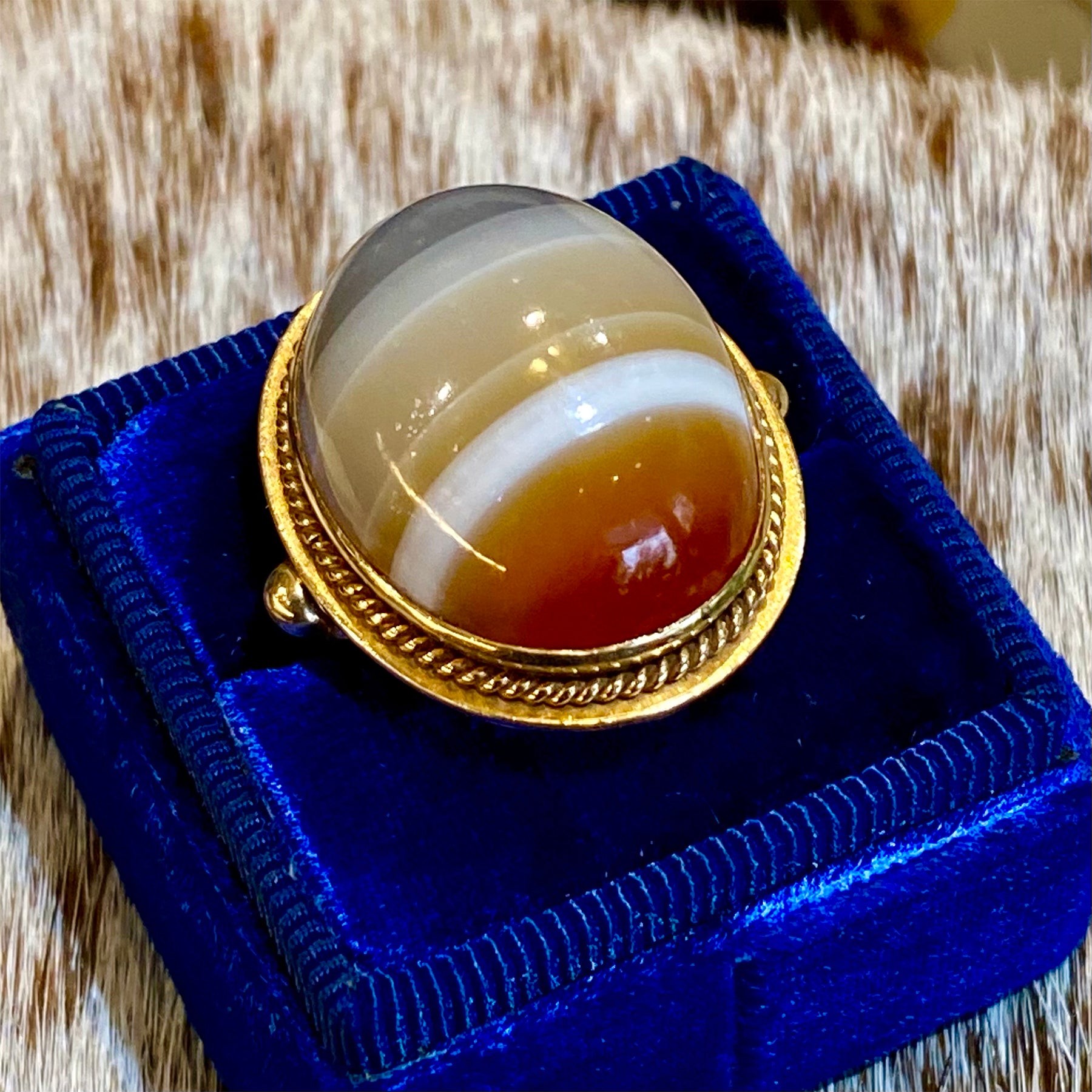 High Domed Banded Agate Ring Carneilian 18k Gold