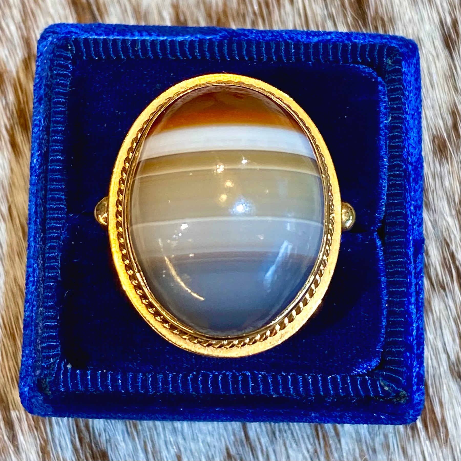 High Domed Banded Agate Ring Carneilian 18k Gold