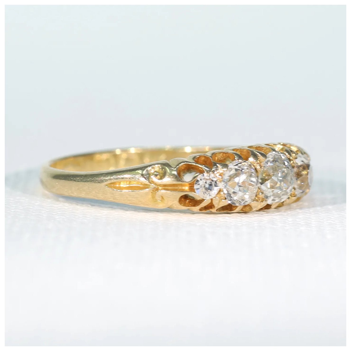 Victorian 5 Diamond Ring 18k Gold 1886