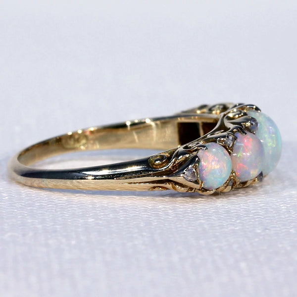 Date 1963 Opal & Diamond Ring – Fetheray