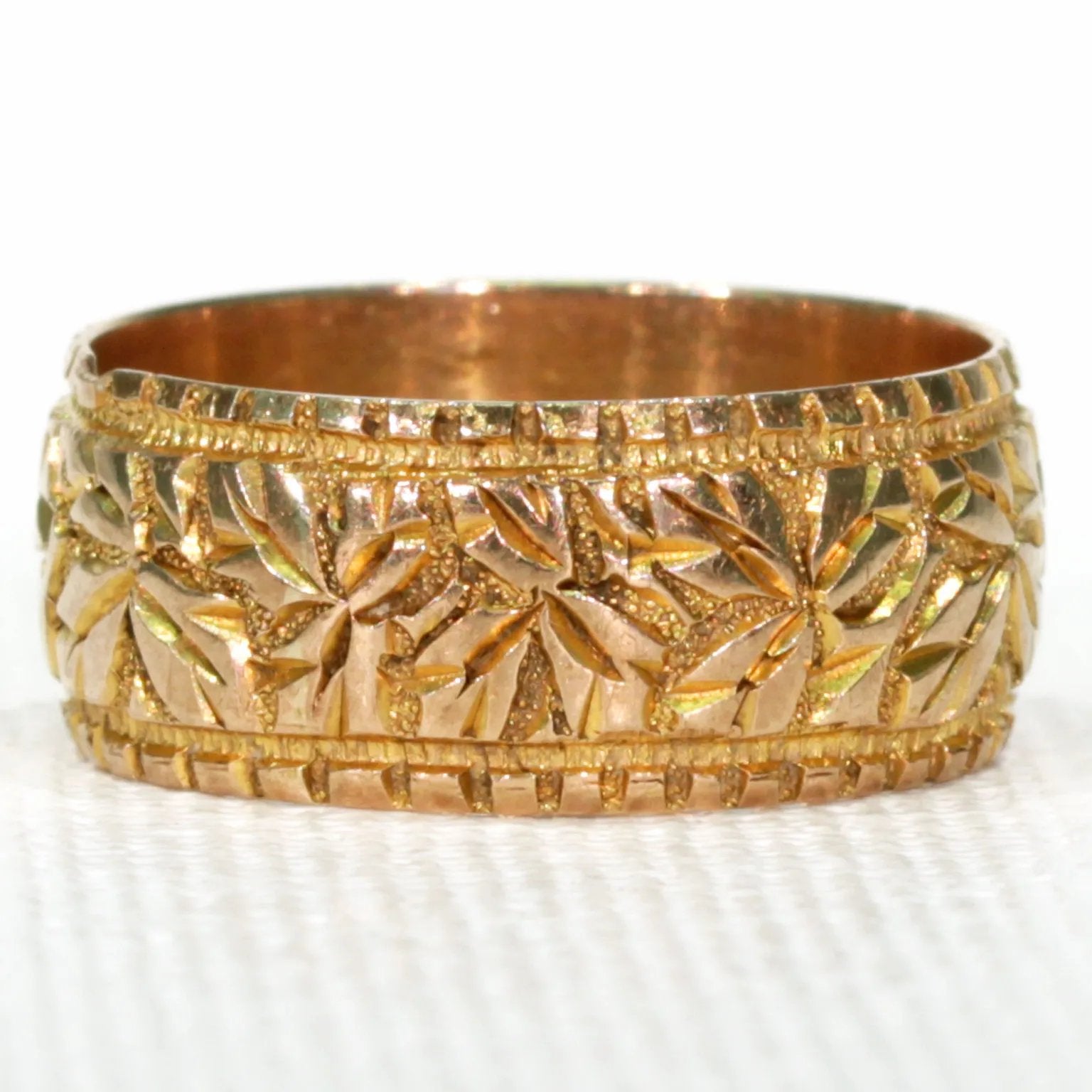 Victorian Leaves 9k Gold Wedding Band Ring Sz 6