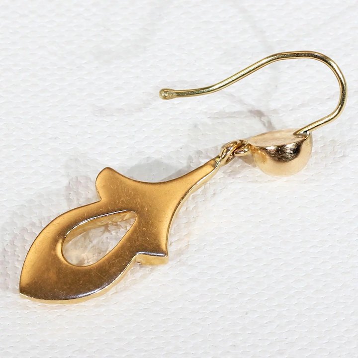 Vintage 1940s 18 Karat Gold Dangle Earrings